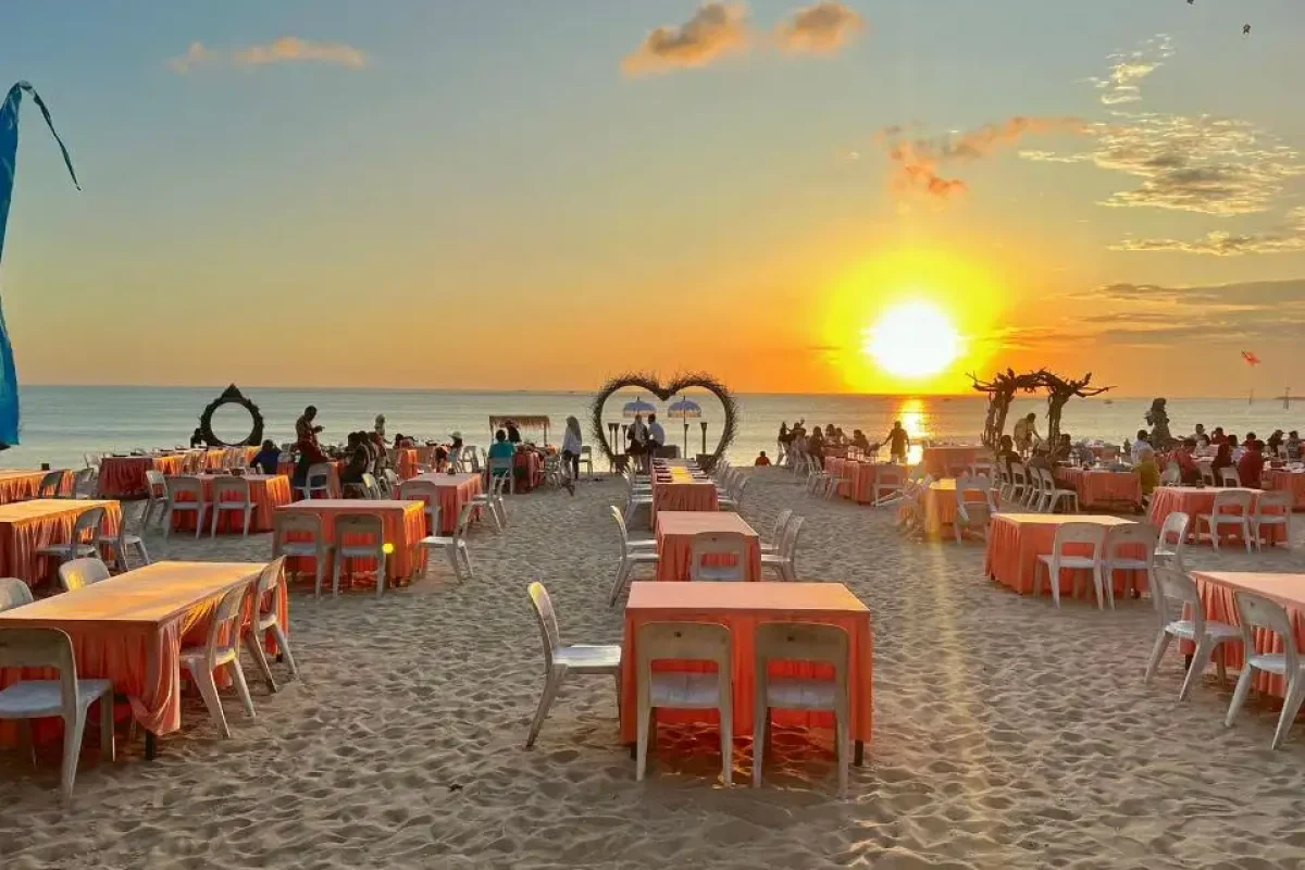 Sunset-Dinner-at-The-Cuisine-Jimbaran–281afd10-6b1b-465d-82e3-5874e2653c7b Sunset-Dinner-at-The-Cuisine-Jimbaran--281afd10-6b1b-465d-82e3-5874e2653c7b